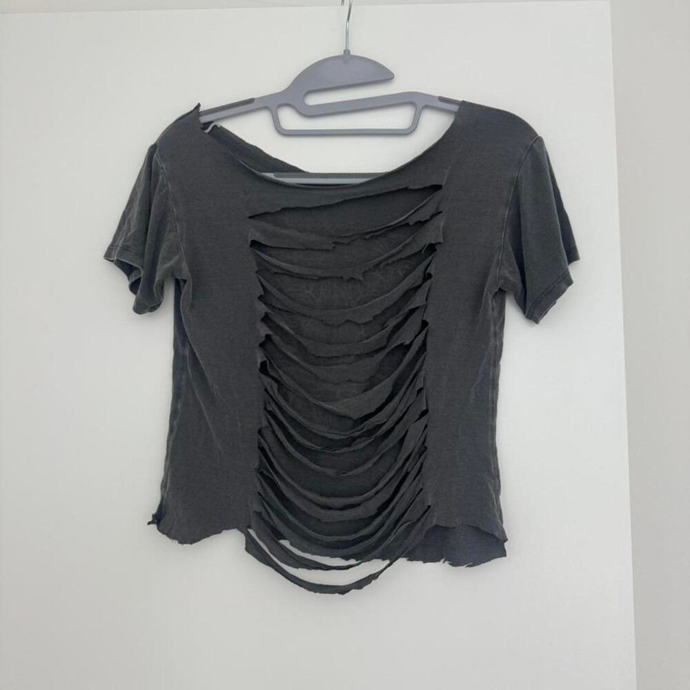Y2k cutout tiger graphic off the shoulder tee - Picture 7 of 7